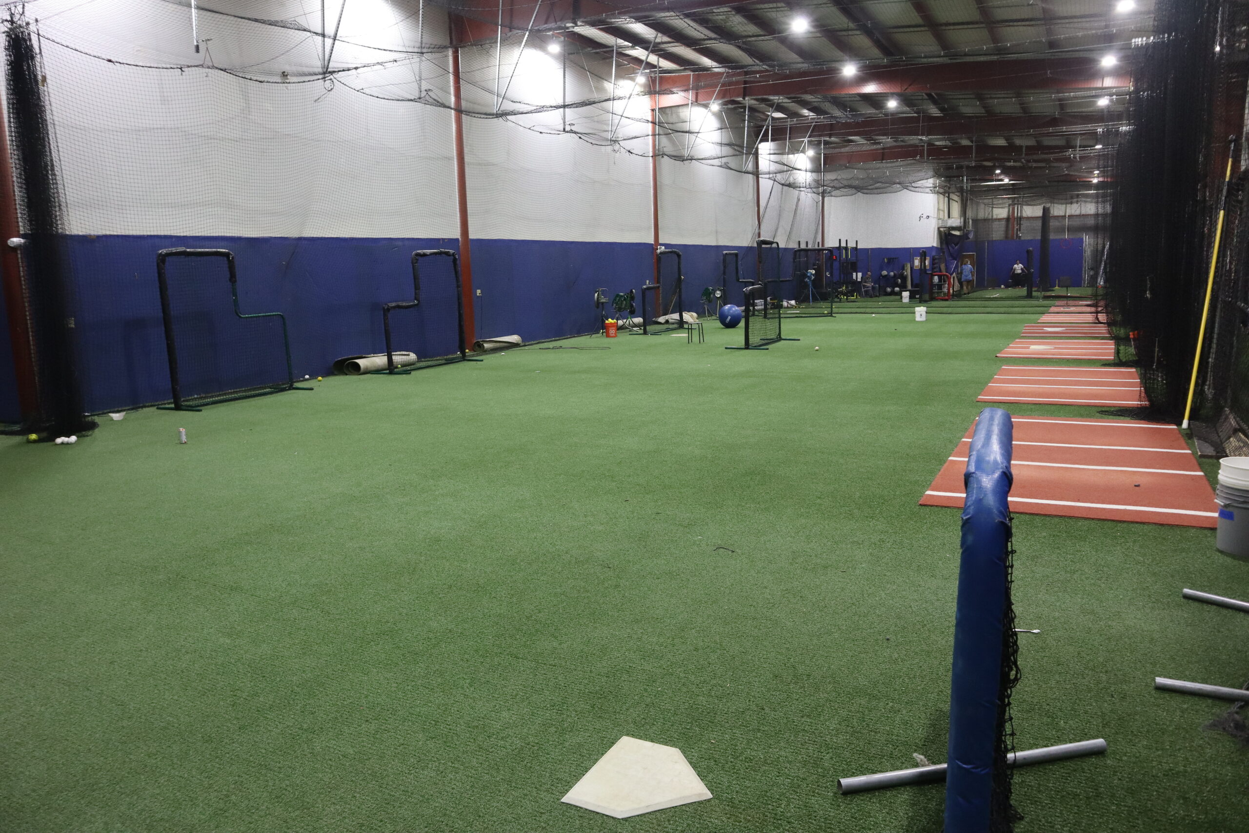 Indoor turf for baseball and softball